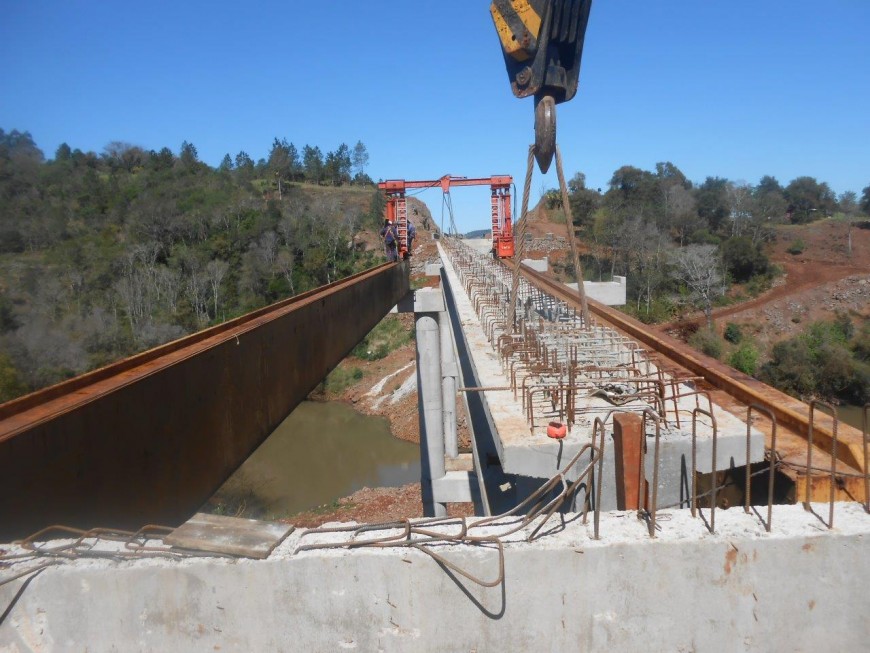 Iniciaron montaje de vigas en el nuevo puente del arroyo Canal Torto 1 2 - WhatsApp Image 2018 08 30 at 13.21.37 - 1