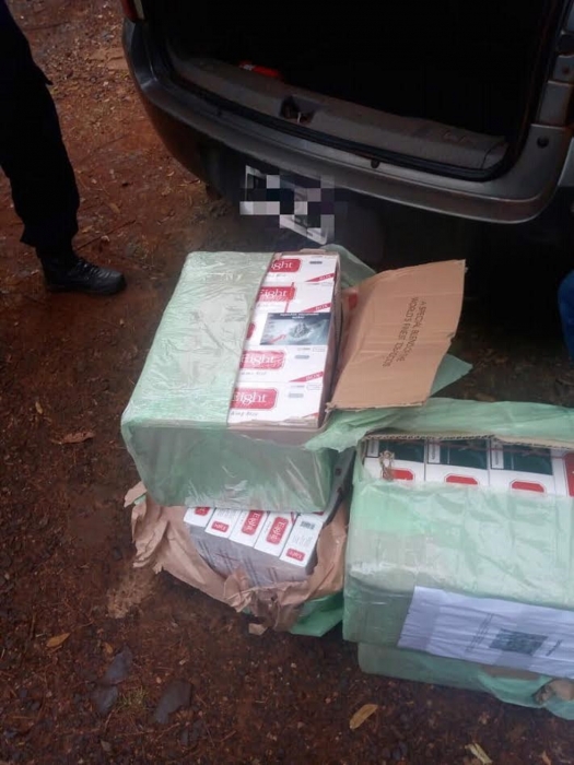 Puerto Iguazú: tras un choque detuvieron a automovilista ebrio que llevaba ilegalmente cigarrillos