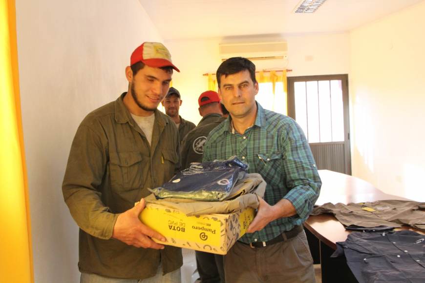 Indumentaria para cosecheros en Dos de Mayo y Esperanza 3 6 - foto1 - 5