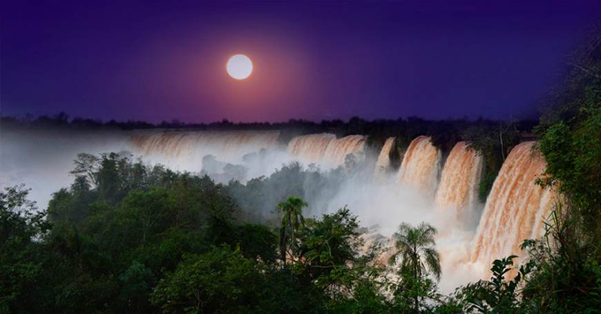 Paseo a la luz de la luna por la imponente “Garganta del Diablo”