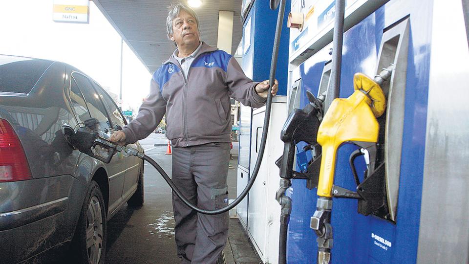 Nuevo aumento: subieron un 5,5% el precio de los combustibles