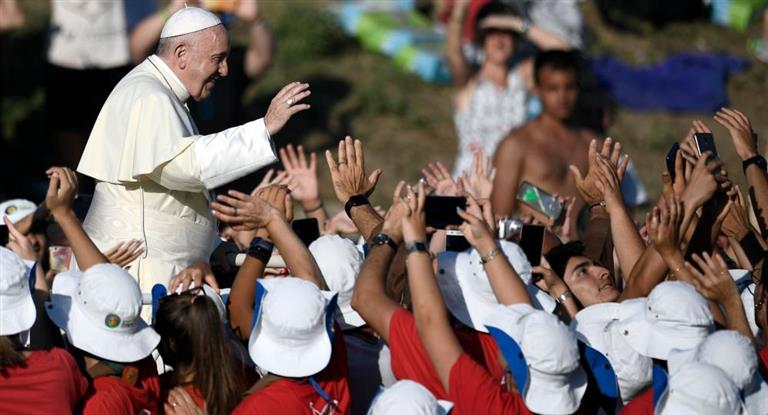 Francisco a los jóvenes: «Nunca abandonen sus sueños»