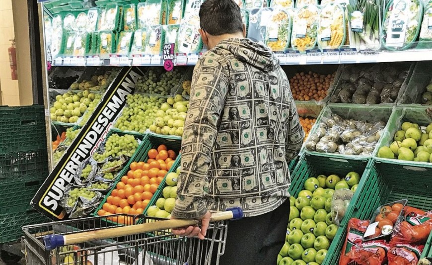 Una familia gasta en comer un 30% más que en enero