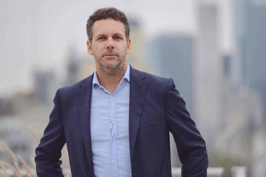 Sandleris aseguró que «ni loco compraría dólares en este momento»