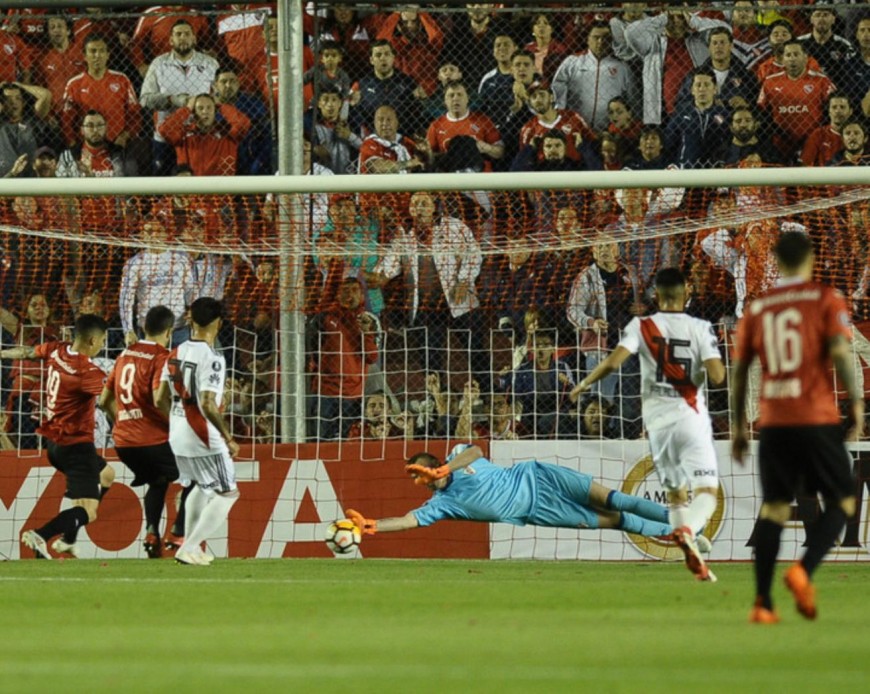 Copa Libertadores: Independiente y River empataron 0 a 0 en un partidazo