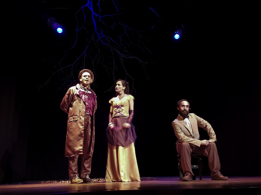 Teatro del absurdo para toda la familia Teatro del absurdo para toda la familia