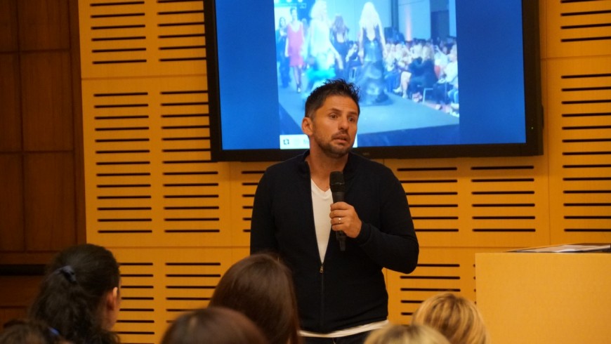 Diseñador oriundo de Misiones dio una charla motivacional seguida de muestra en la Legislatura