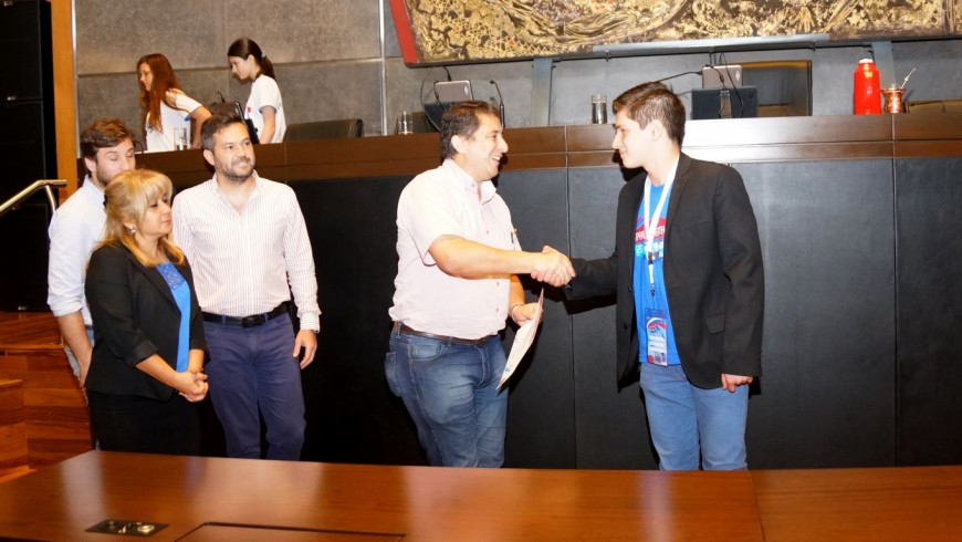 Diputados estudiantiles sancionan proyectos sobre salud, tecnología, deporte, seguridad vial y medio ambiente 12 24 - DSC03675 - 23