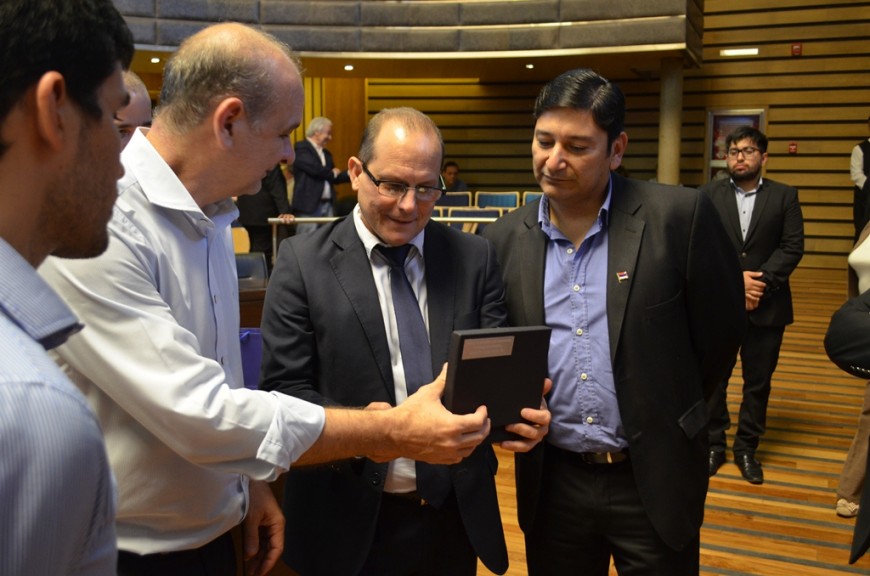 En su visita a Misiones, el embajador de Cuba intercambió experiencias con diputados provinciales 5 10 - DSC 0548 - 9