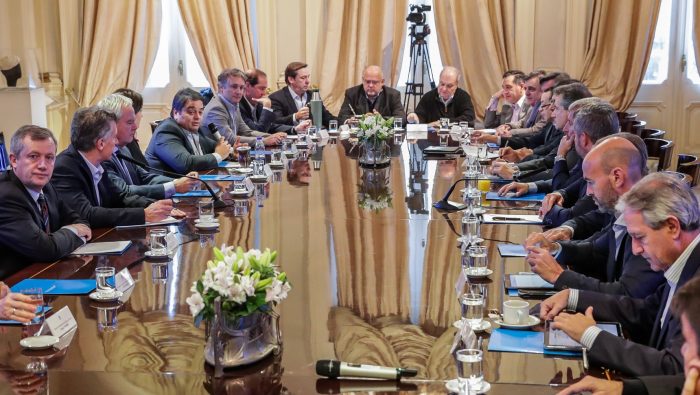 Macri eliminaría ministerios y desplazaría a Quintana y Lopetegui