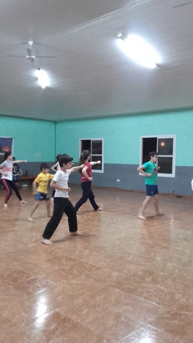 Realizan actividades deportivas y culturales gratuitas en el SUM de la Chacra 122 5 10 - IMG 20180927 111903 - 9