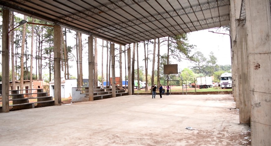 Presupuesto Participativo: el municipio instaló luminarias en el playón deportivo del barrio Piedrabuena