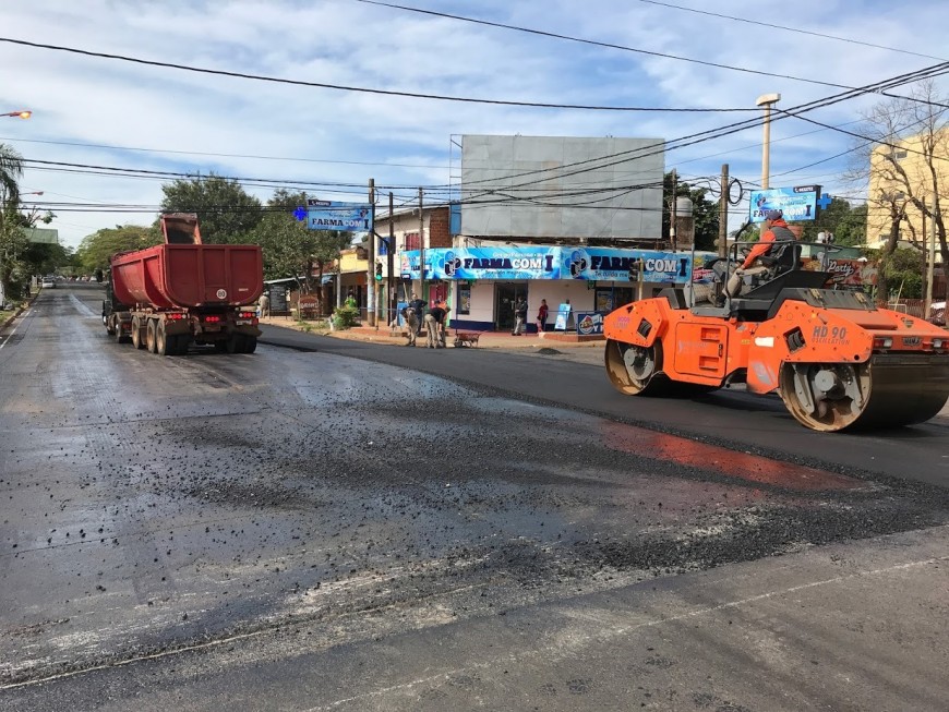 Vialidad Provincial repavimenta la avenida Tambor de Tacuarí de Posadas