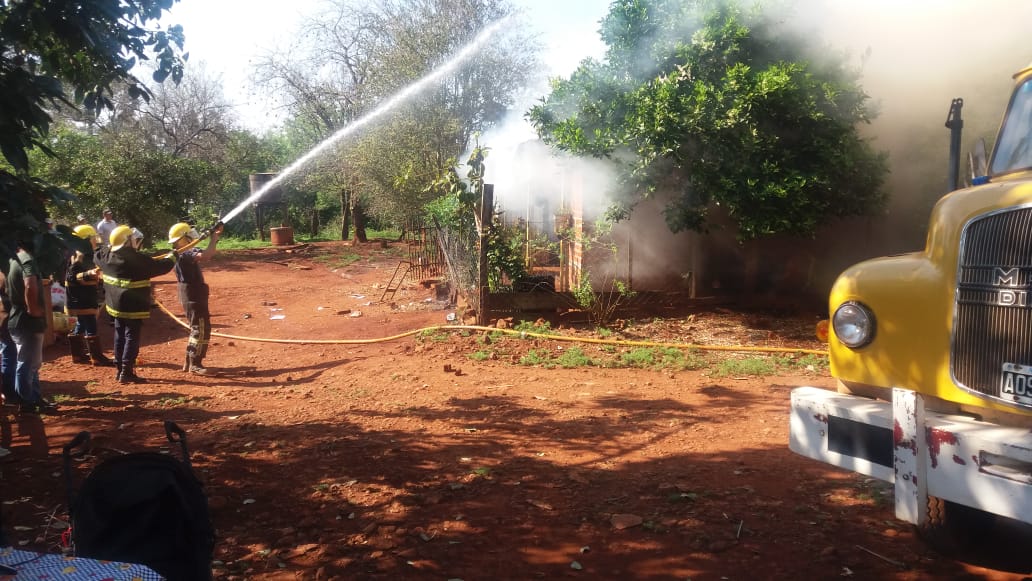 Bomberos sofocaron un incendio en 25 de Mayo 8 16 - WhatsApp Image 2018 09 12 at 12.17.15 - 15