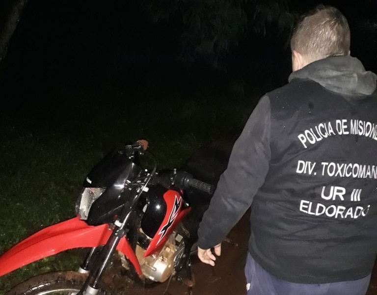 En recorridas de prevención recuperaron una moto robada en Eldorado