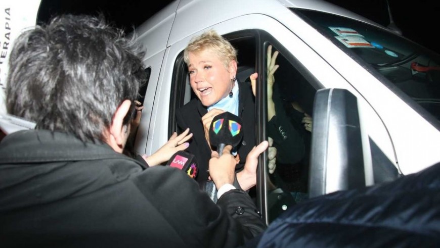 Xuxa en la Argentina: un fan fue a recibirla a Ezeiza, se descompensó y murió