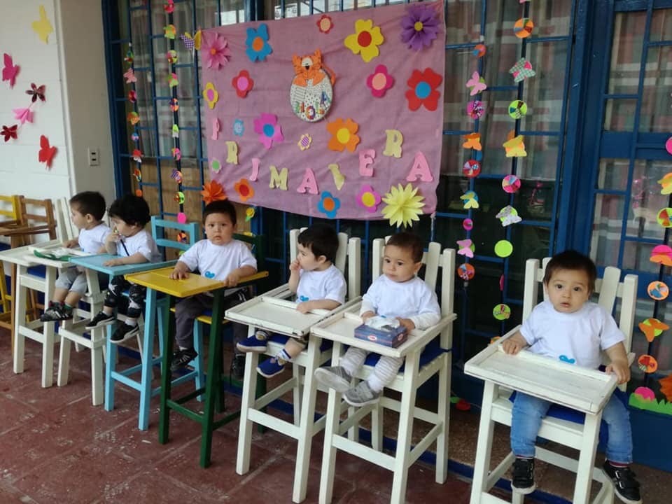 El Jardín Maternal Casa del Niño del IPS, recibió la primavera a todo color
