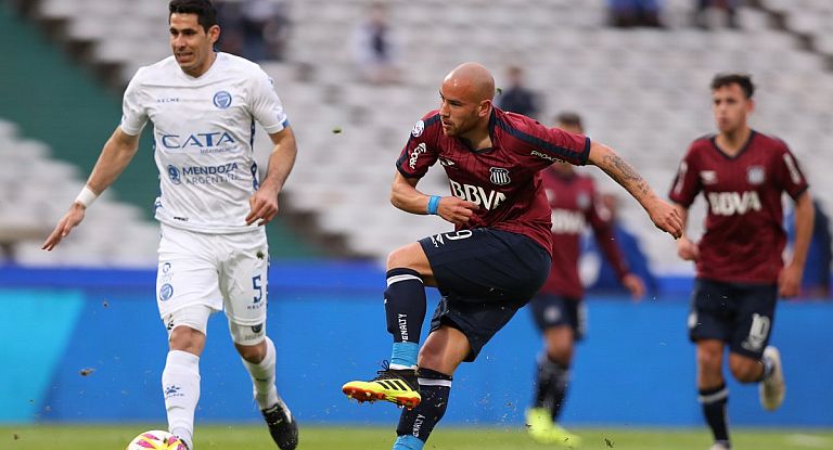 Talleres volvió a ganar y privó a Godoy Cruz de llegar a la cima