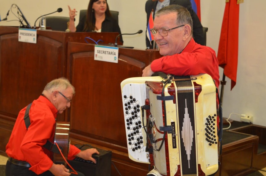 Por consenso, concejales posadeños aprobaron proyectos para mejorar el servicio de transporte urbano 1 2 - sesion252 - 1