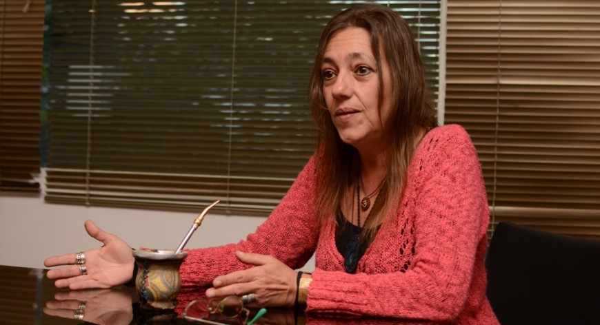 Ministra de Derechos Humanos intentó grabar la mafia en la frontera y fue agradedida