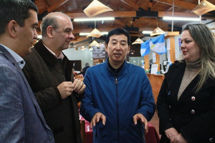 Arrúa recibió en Iguazú a funcionarios chinos para profundizar la captación del mercado oriental 9 18 - visita funcionarios chinos 3 - 17