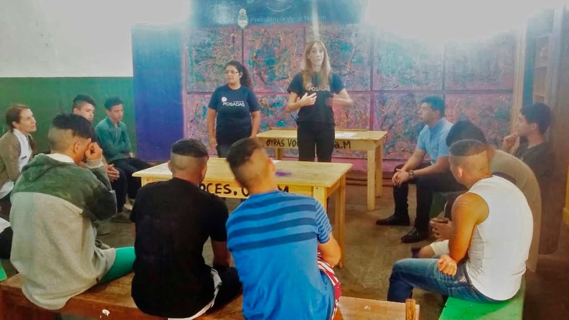 Asesoraron a jóvenes del Correccional de Menores sobre programas de la Oficina de Empleo