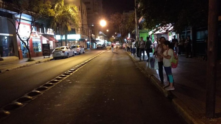 Esta noche podría suspenderse nuevamente el servicio de colectivos urbanos