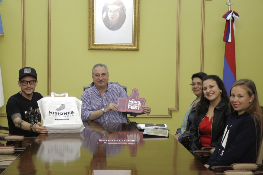 El Gobernador recibió a las ganadoras del concurso “MovilFest 2017”