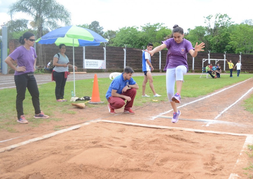 Juegos Deportivos Misioneros: exitosa participación de jóvenes en la final de atletismo en Oberá