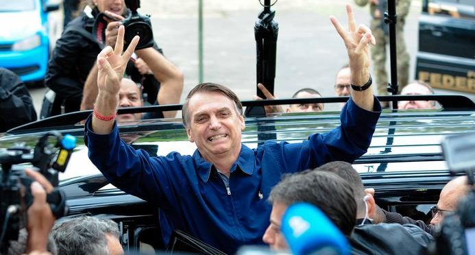Bolsonaro ganó por amplio margen, pero deberá ir a balotaje con Haddad para definir presidente de Brasil