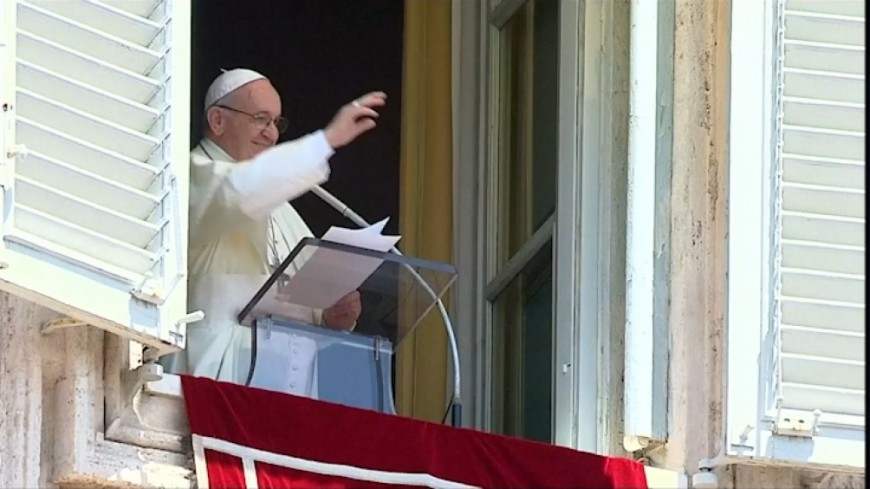 El Papa llamó a defender la «dignidad del matrimonio» con amor y fidelidad