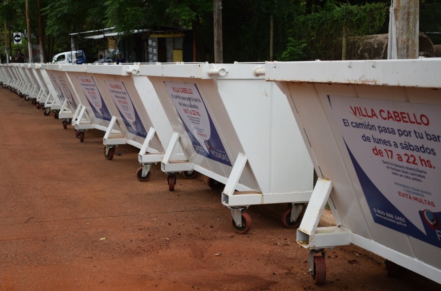 Incorporaron 100 contenedores de basura para la zona oeste de la ciudad 8 16 - Contenedores 2 - 15