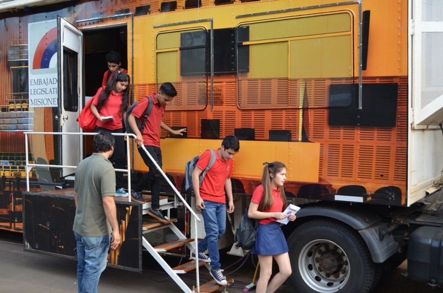 El uso de las tecnologías permite que el conocimiento parlamentario sea más significativo