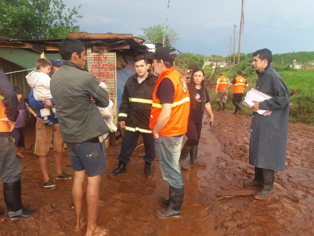 Amplio operativo de la Policía junto a Protección Civil para asistencia a familias afectadas por el temporal