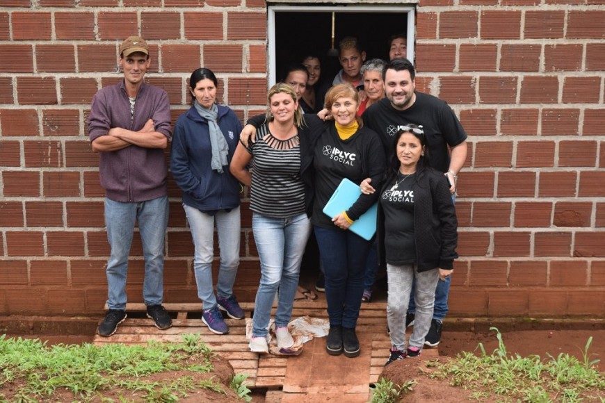 Iplyc Social entregó mobiliario y mercaderías para merendero 4 8 - IMG 20181004 WA0064 - 7