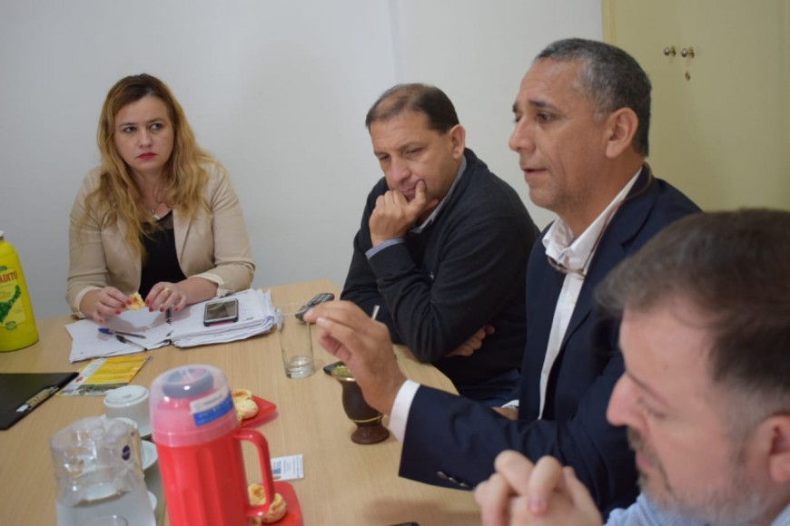 El sector tealero planteó la problemática de los precios ante los Defensores del Pueblo