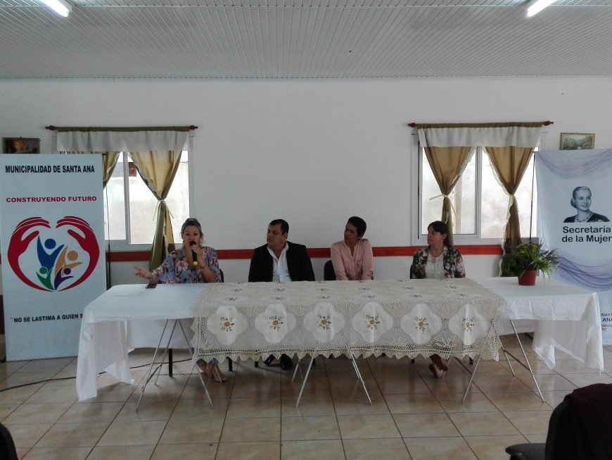 Brindaron una charla sobre violencia en Santa Ana