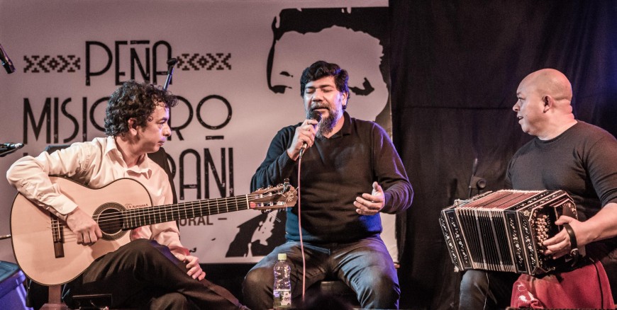 Los Nuñez, Joselo Schuap y Paola Leguizamón en la inauguración de la Fiesta de la Flor
