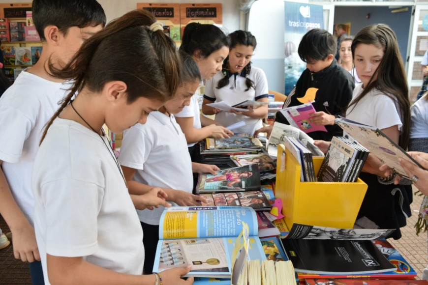 Con más de 1.200 visitantes, comenzó la 1° Feria del Libro Ciudad de Posadas