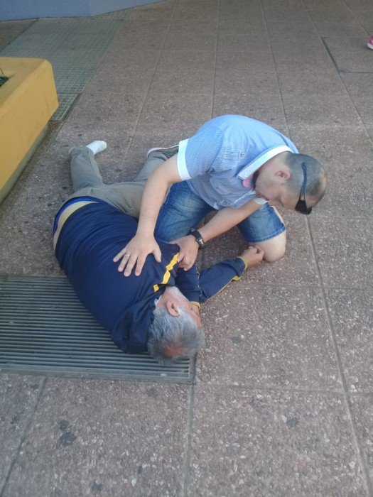 Policía enfermero socorrió a hombre con ataque de epilepsia 4 8 - WhatsApp Image 2018 10 05 at 07.09.47 - 7