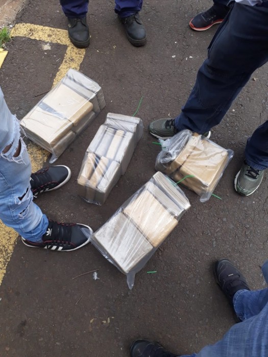 Hallan 30 "panes" de marihuana dejados en un contenedor 19 38 - WhatsApp Image 2018 10 08 at 17.27.43 - 37