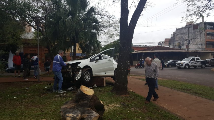 Choque y despiste sobre avenida Corrientes 4 8 - WhatsApp Image 2018 10 13 at 17.27.45 - 7