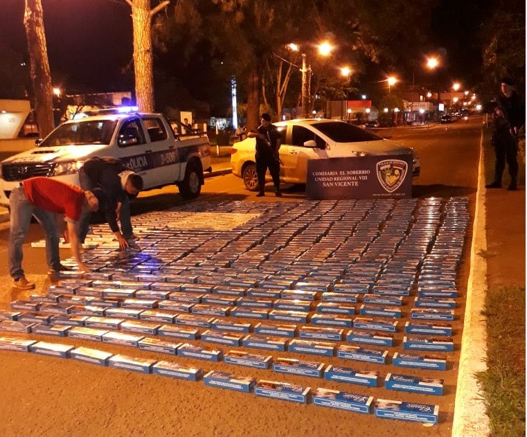 Secuestraron 600 gruesas de cigarrillos ilegales y un vehículo adaptado para el narcotráfico