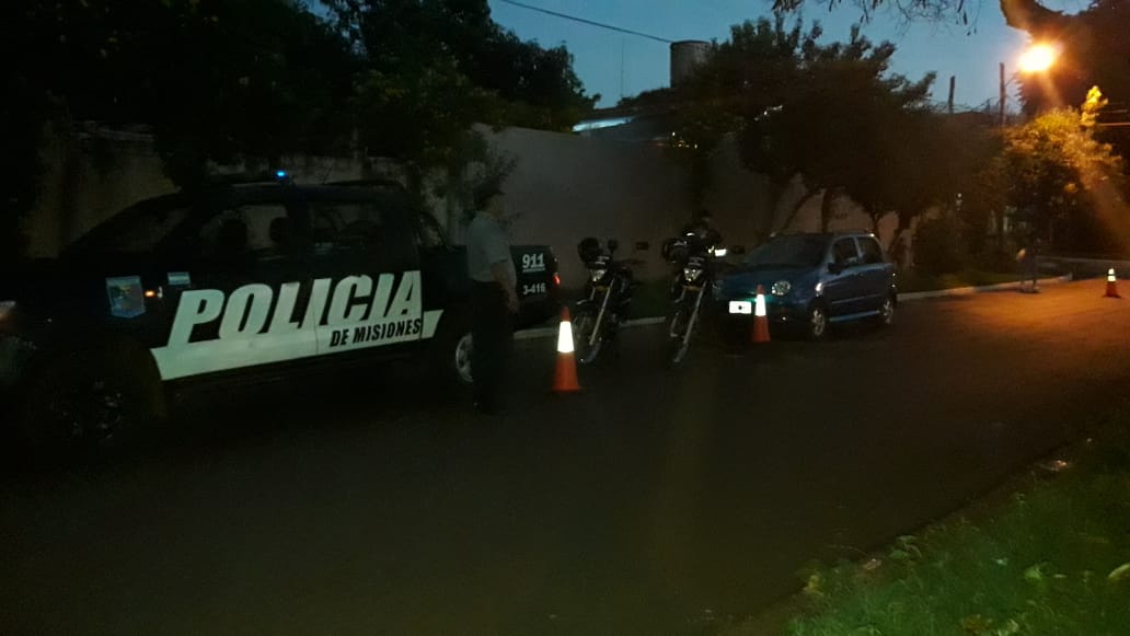 Retuvieron su licencia por cruzar semáforo en rojo y realizar maniobras peligrosas