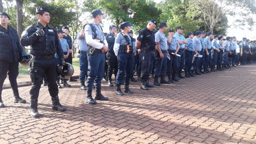 La Policía realiza operativo en el barrio Itaembé Miní