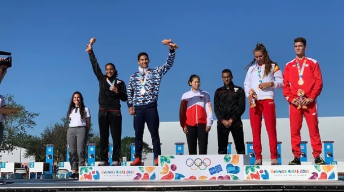 El argentino Franco Serrano ganó la medalla de plata en pentatlón por equipos
