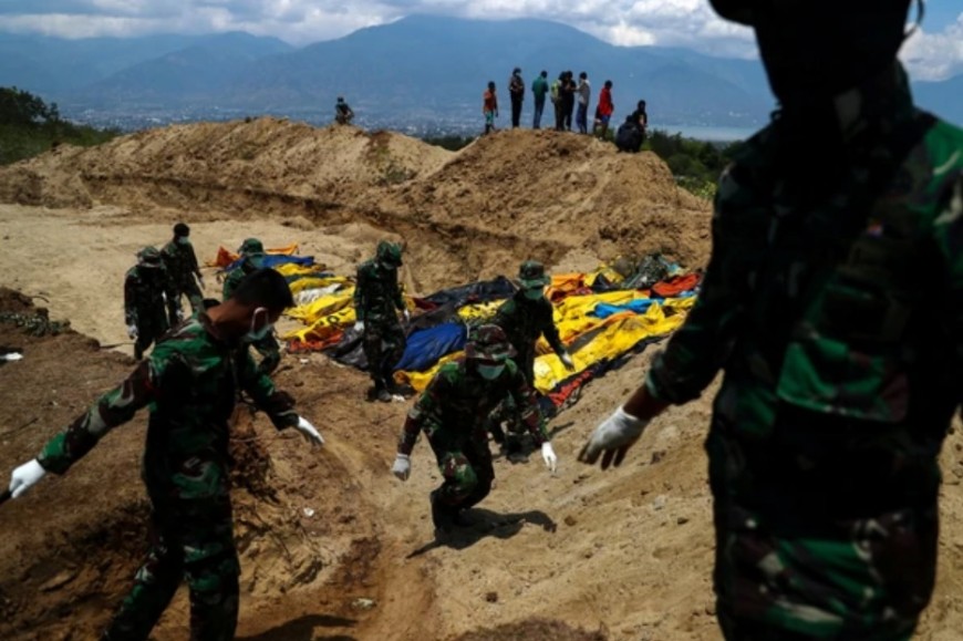 Subió a 1.234 la cifra de muertos por el terremoto y el tsunami en Indonesia