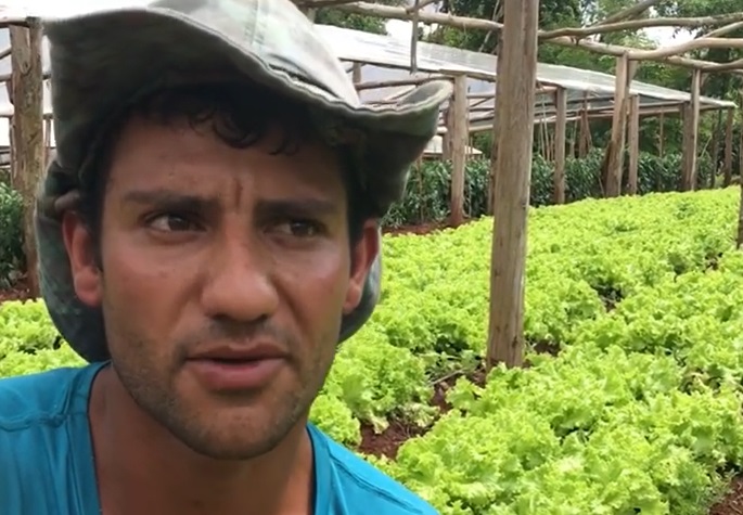 Marcos, un joven ejemplar que se gana la vida produciendo