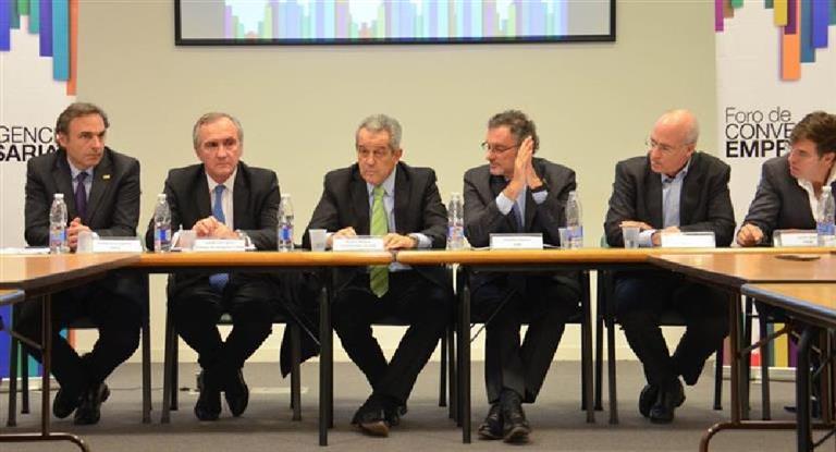 Empresarios avalan el acuerdo con FMI, pero reclaman frenar la presión fiscal y bajar gasto público