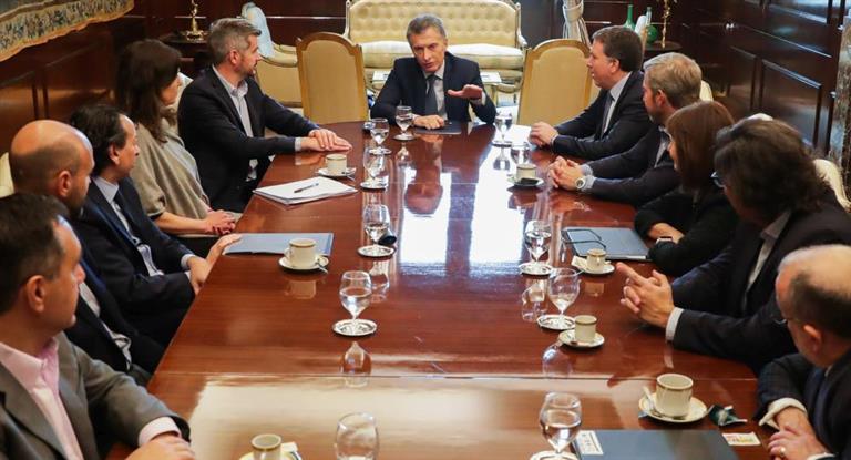 Gobierno le responde a Carrió: «Nadie debe condicionar al Presidente»